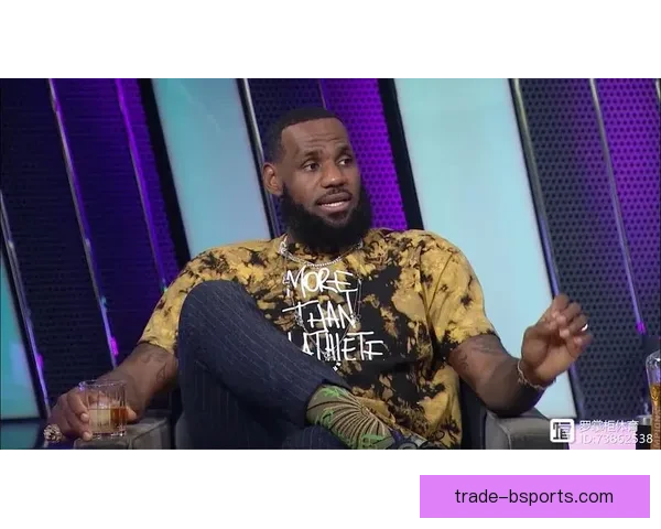 乌加特正式加盟曼联引发转会市场震动与球迷热议 乌加特正式加盟曼联引发转会市场震动与球迷热议